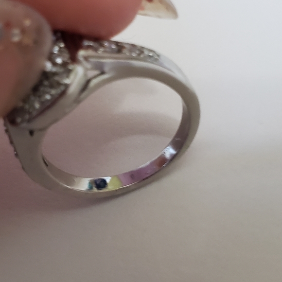 Princess cut pale amethyst ring silver tone, size 6. - Picture 2 of 6